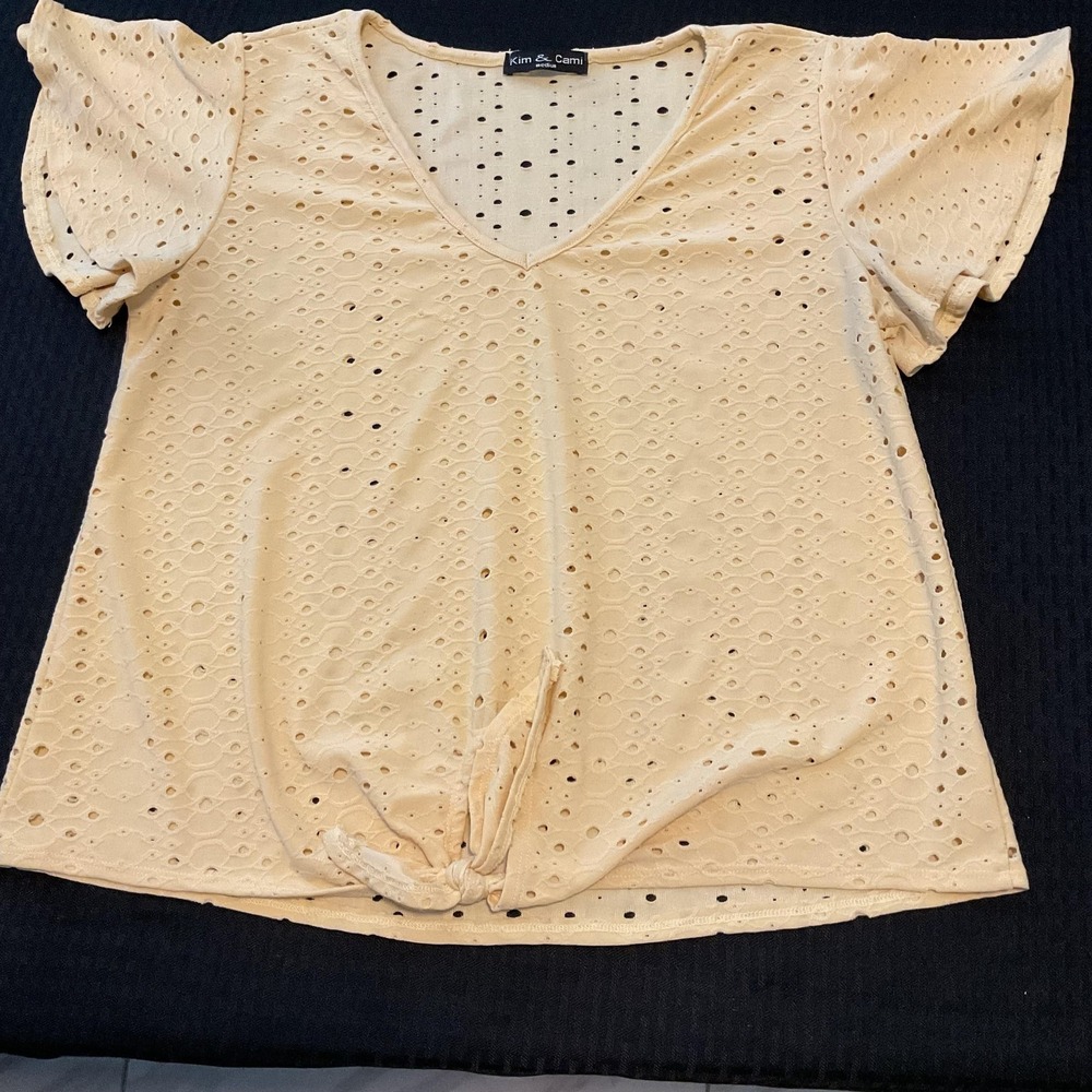 Kim & Cami Shirt Womens Medium Yellow Eyelet Flutter Sleeve Tie Front Top